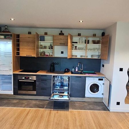 Charmant Appartement Tout Equipe 塞尔 外观 照片