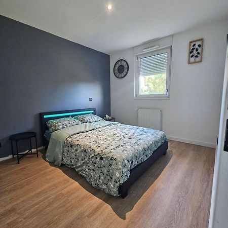 Charmant Appartement Tout Equipe 塞尔 外观 照片
